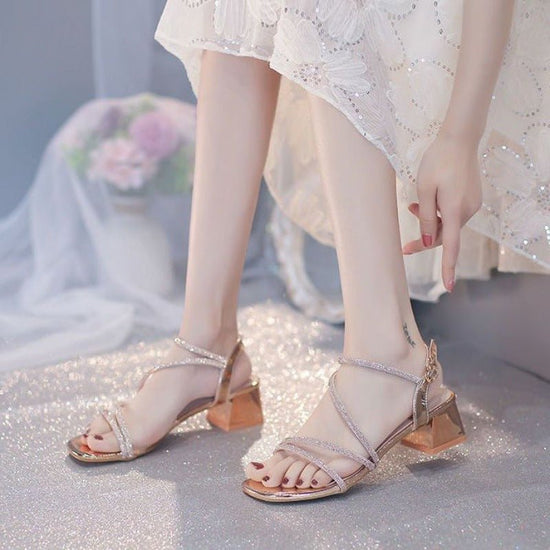 Fashion Personality Chunky Heel Sandals For Women $60.59 Dana Fashion Color: Gold Size: 35 Women's shoes Product information: Color: beige R88], Gold [R88], beige upgraded version [R88], gold upgraded version [R88]] Shoe Upper material: Microfiber Size: 3