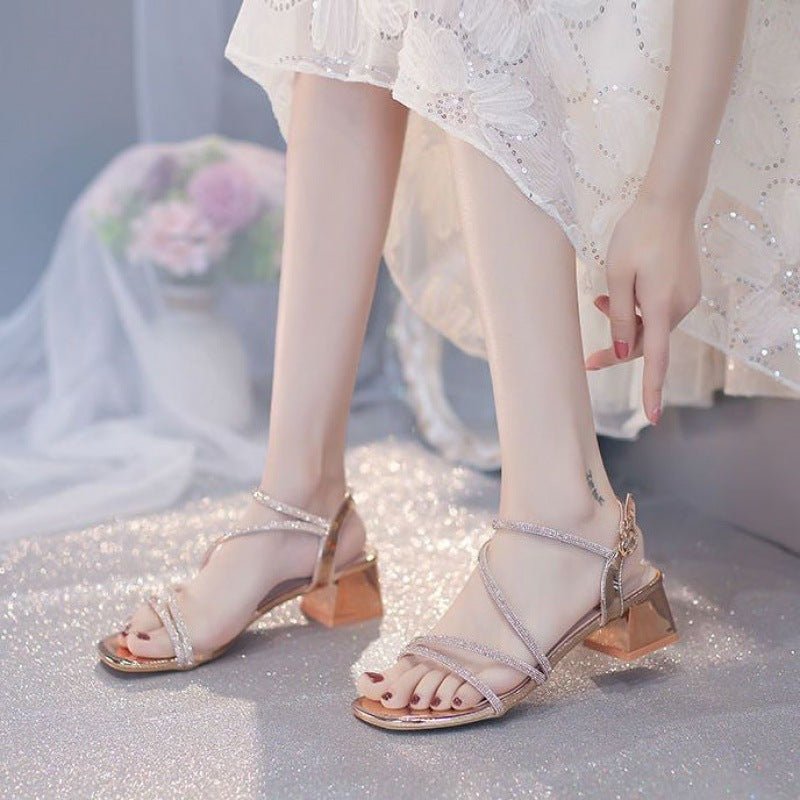 Fashion Personality Chunky Heel Sandals For Women $60.59 Dana Fashion Color: Gold Size: 35 Women's shoes Product information: Color: beige R88], Gold [R88], beige upgraded version [R88], gold upgraded version [R88]] Shoe Upper material: Microfiber Size: 3