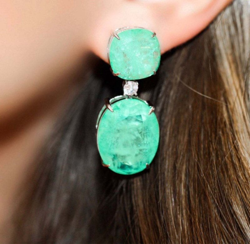 Fashion Personality European And American Earrings Women $19.00 Dana Fashion Color: Green Women's Accessories Product information: Color: red, green Material: Alloy Shape: Geometry Style: Simple Packing list: Earrings *1 pair Product Image: