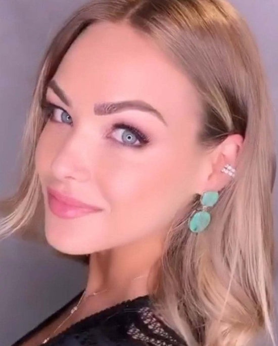 Fashion Personality European And American Earrings Women $19.00 Dana Fashion Color: Green Women's Accessories Product information: Color: red, green Material: Alloy Shape: Geometry Style: Simple Packing list: Earrings *1 pair Product Image: