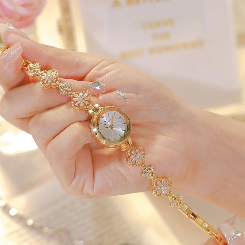 Fashion Personality Lucky Zircon Women's Watch $39.50 Dana Fashion Color: Classic Silver Women's Accessories Product information: Color: gold, classic silver Applicable people: Female Style: Fashion Material: Alloy Size: Packing list: Watch *1 Product Ima