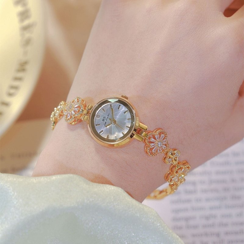 Fashion Personality Lucky Zircon Women's Watch $39.50 Dana Fashion Color: Classic Silver Women's Accessories Product information: Color: gold, classic silver Applicable people: Female Style: Fashion Material: Alloy Size: Packing list: Watch *1 Product Ima