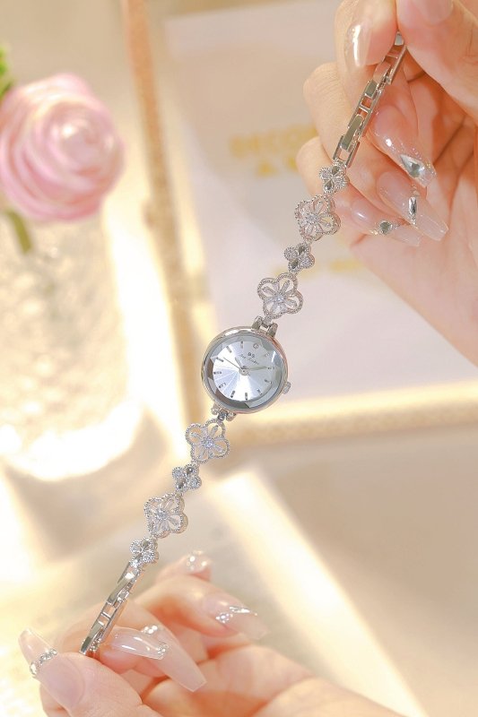 Fashion Personality Lucky Zircon Women's Watch $39.50 Dana Fashion Color: Classic Silver Women's Accessories Product information: Color: gold, classic silver Applicable people: Female Style: Fashion Material: Alloy Size: Packing list: Watch *1 Product Ima
