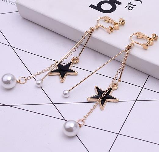Fashion Personalized Long Pearl Tassel Earrings $7.50 Dana Fashion Style: Ear Clip Women's Accessories Product information: Treatment Process: dripping oil Style: ear studs, ear hook, ear clip Color: Silver Material: Alloy Shape: Star Packing list: Earrin