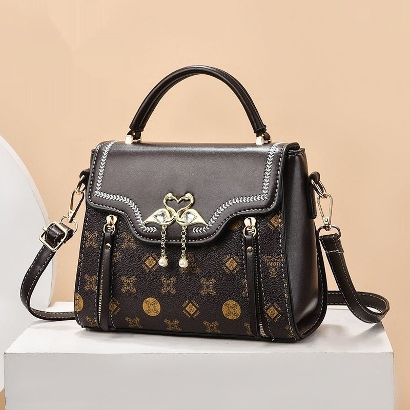 Fashion Printed Women's Portable Shoulder Small Square Bag For Women $46.67 Dana Fashion Color: Brown Women's Bags Product information: Lining texture: PU Applicable scenario: Daily configuration Color: Brown, Milky White, green, pink, brown Outer bag typ