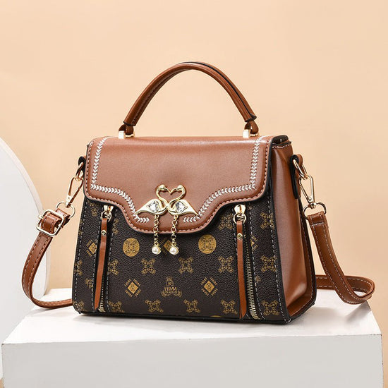 Fashion Printed Women's Portable Shoulder Small Square Bag For Women $46.67 Dana Fashion Color: Beige Women's Bags Product information: Lining texture: PU Applicable scenario: Daily configuration Color: Brown, Milky White, green, pink, brown Outer bag typ