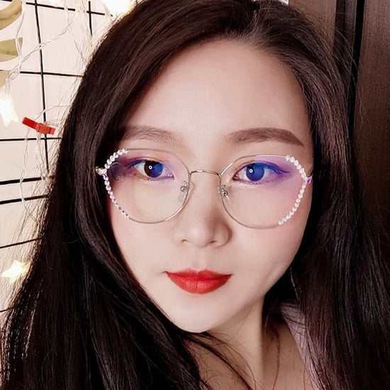 Fashion Radiation Protection Glasses For Men And Women $14.68 Dana Fashion Color: Black wide frame Women's Accessories Product information: Frame material: metal frame Lens Material: Resin Style: full frame Style: Ladies Frame color: butterfly (gold wide