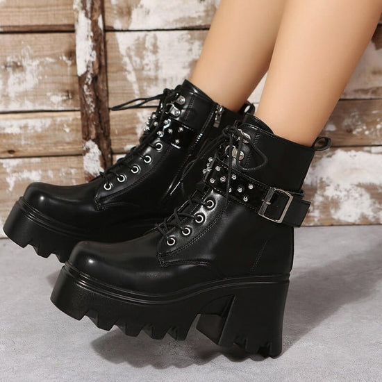 Fashion Round Toe Side Zipper Mid Heel Platform Leather Boots $54.90 Dana Fashion Color: Black Size: 35 Women's shoes Product information: Lining material: imitation leather Color: Black Heel height: mid heel (3-5CM) Length of socks: Middle calf Heel shap