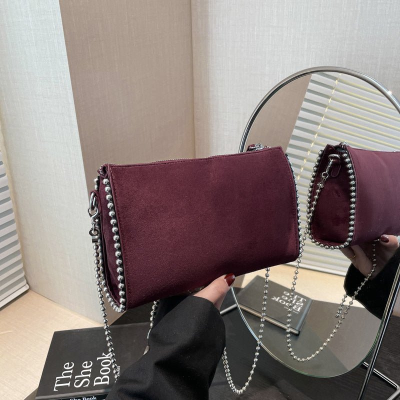 Fashion Simple Shoulder Crossbody Chain Bag $28.56 Dana Fashion Color: Black Women's Bags Product information: Color: black, red, brown Outer bag type: Sandwich pocket Hardness: soft Material: PU Suitcase shape: Horizontal Square Popular elements: rivets