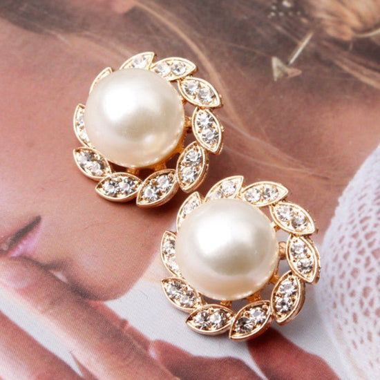 Fashion Simple Windmill Earrings For Women $15.00 Dana Fashion Colour: Picture Color Women's Accessories Product information: Treatment Process: Pearl Inlay Material: Alloy Shape: Flower Style: Casual Size: 2.3 Packing list: Earrings *1 pair Product Image