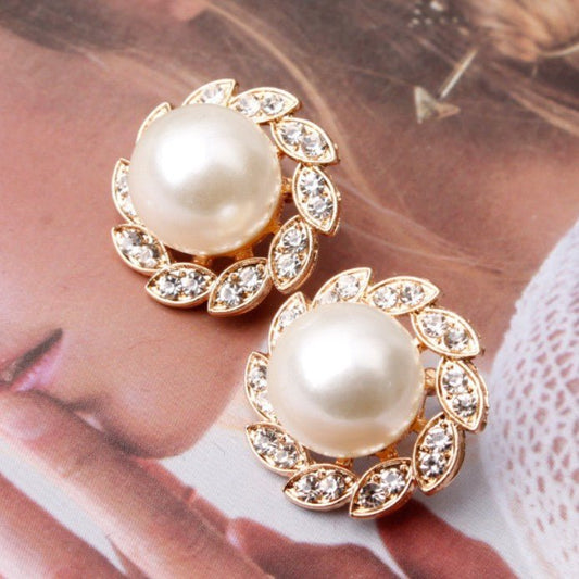 Fashion Simple Windmill Earrings For Women $15.00 Dana Fashion Colour: Picture Color Women's Accessories Product information: Treatment Process: Pearl Inlay Material: Alloy Shape: Flower Style: Casual Size: 2.3 Packing list: Earrings *1 pair Product Image