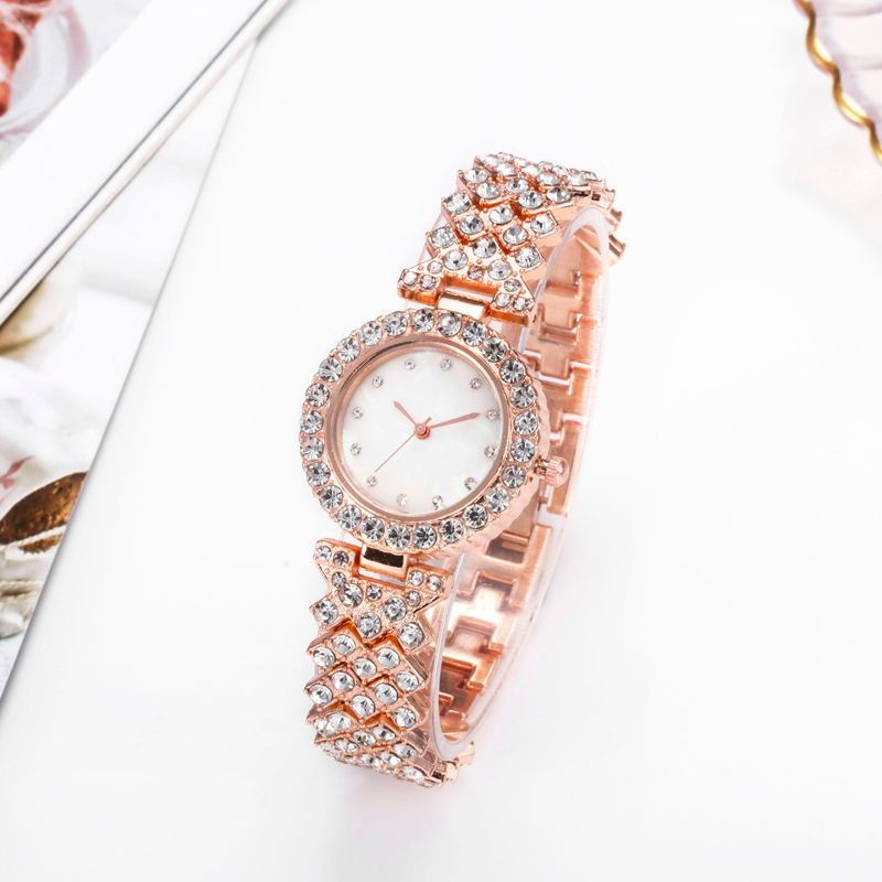 Fashion Simple Women's Quartz Watch Diamond Alloy $14.50 Dana Fashion Color: Rose Gold Women's Accessories Product information: Color: gold, white steel, rose gold Thickness: 9mm Applicable people: Female Style: Fashion Packing list: Women's alloy watch *