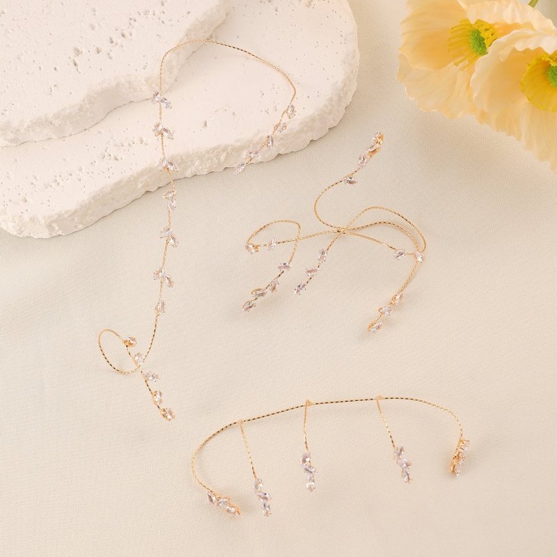 Fashion Simple Zircon Leaves Finger Chain $19.90 Dana Fashion Color: 01kc Gold Finger Ring 5375 Women's Accessories Product information: Treatment Process: Electroplating Color: 01 kc gold mobile phone ring 5375,02 White k mobile phone ring 5469,03 kc gol