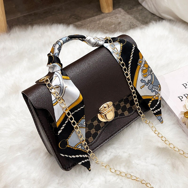 Fashion Small Square Bag Vintage Print Ladies $25.00 Dana Fashion Color: Brown Women's Bags Product information: Lining texture: synthetic leather Applicable scenario: leisure travel Color: white, black, apricot, brown, pink Outer bag type: flap bag Hardn