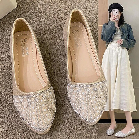 Fashion Soft Bottom Flat Pointed Women's Shoes $49.90 Dana Fashion Color: Gold Size: 35 Women's shoes Product information: Pattern: solid color Color: gold, silver, gold upgrade, silver upgrade, gold luster, silver luster Size: 35.36,37.38,39.40,41 Toe ho