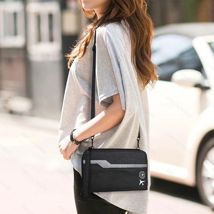 Fashion Solid Color Oxford Cloth ID Storage Bag $32.99 Dana Fashion Color: Black Women's Bags Product information: Pattern: solid color Applicable gender: neutral/both men and women Applicable scenario: Daily matching Color: black, light gray Function: St