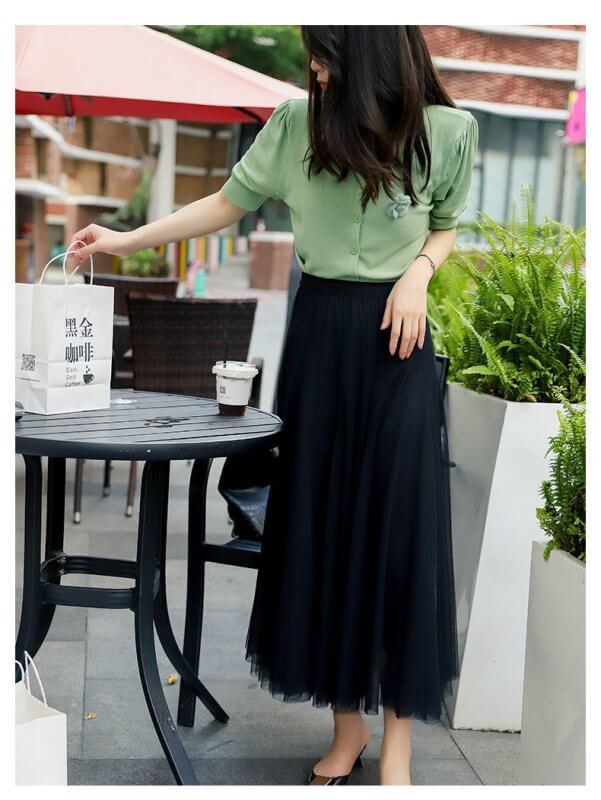 Fashion Wide Hem Gauzy Skirt For Women $39.90 Dana Fashion Color: Black Size: Free Size Women's clothing Product information: Pattern: solid color Skirt type: flounced skirt Color: black, white, flesh red, brown, gray, apricot, blue, black pink, pink, dar