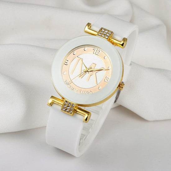 Fashion Women's Diamond Silicone Strap Quartz Watch $12.42 Dana Fashion Color: Black Women's Accessories Product information: Color: black, white, blue, red Waterproof: no Movement type: Quartz Mirror material: mineral reinforced glass mirror Buckle style