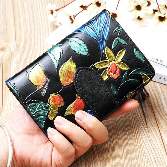 Fashion Women's Leather Wallet Short $39.00 Dana Fashion Color: Golden Leaf Women's Bags Product information: Pattern: Flowers Lining texture: Polyester Color: colorful rose, silver rose, gold leaf, butterfly Processing Method: soft surface Material: genu
