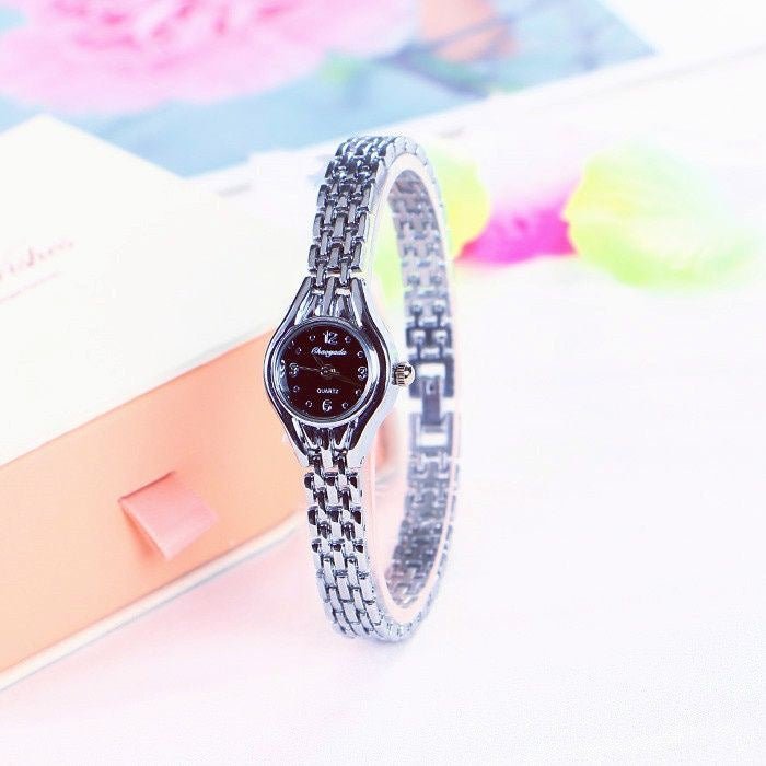 Fashionable All-match Women's Watch $18.50 Dana Fashion Color: Silver Black Women's Accessories Product information: Color: silver, gold powder, silver pink, silver blue, gold white, silver green, silver red, silver purple, silver black, gold Thickness: 1