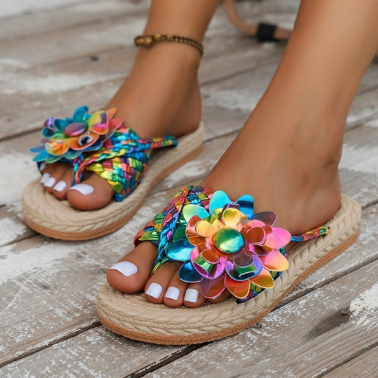 Fashionable Personalized Flip-flops For Women $39.45 Dana Fashion Color: Beige Size: 36 Women's shoes Product information: Pattern: Flowers Color: colorful, silver, milky white, green, pink blue, light pink, black, black flower Size: 36, 37, 38, 39, 40, 4