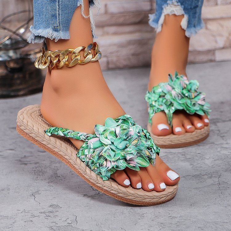 Fashionable Personalized Flip-flops For Women $39.45 Dana Fashion Color: Beige Size: 36 Women's shoes Product information: Pattern: Flowers Color: colorful, silver, milky white, green, pink blue, light pink, black, black flower Size: 36, 37, 38, 39, 40, 4