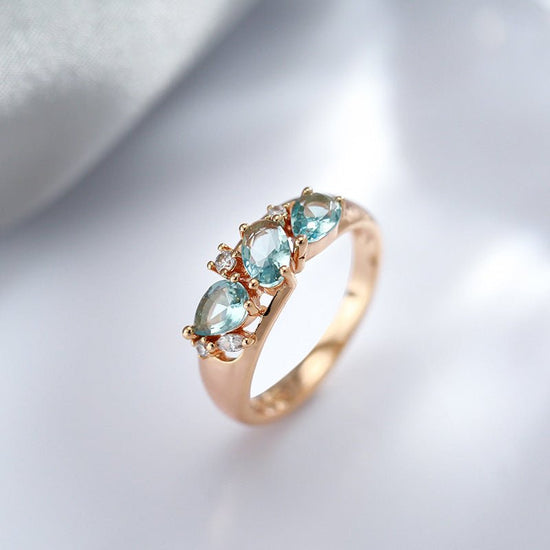 Fashionable Rose Gold Zircon Women's Ring $18.99 Dana Fashion Color: Z0947 Size: 10 Women's Accessories Product information: Type: Ring Treatment Process: Electroplating Color: Z0947 Applicable population: Female Size: no.7, no.8, no.9, no.10 Material: Co