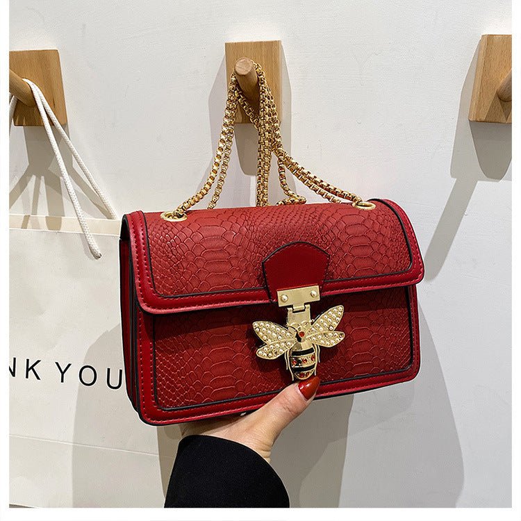 Fashionable Stylish Chain Shoulder Trendy Retro Messenger Bag $59.00 Dana Fashion Color: Red Women's Bags Product information: Lining texture: PU Pattern: solid color Color: white, red, khaki, green, black, brown, beige, brown Processing Method: soft surf