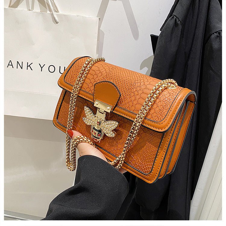 Fashionable Stylish Chain Shoulder Trendy Retro Messenger Bag $59.00 Dana Fashion Color: Brown Women's Bags Product information: Lining texture: PU Pattern: solid color Color: white, red, khaki, green, black, brown, beige, brown Processing Method: soft su