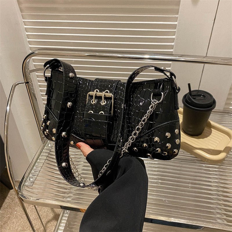 Fashionable Texture Commute Leisure Shoulder Handbag $21.80 Dana Fashion Color: Black Women's Bags Product information: Lining texture: PU Applicable scenario: Daily matching Color: black, white, silver, gold Hardness: hard Material: PU Suitcase shape: sq