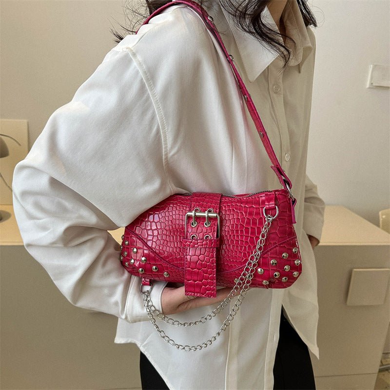Fashionable Texture Commute Leisure Shoulder Handbag $21.80 Dana Fashion Color: Black Women's Bags Product information: Lining texture: PU Applicable scenario: Daily matching Color: black, white, silver, gold Hardness: hard Material: PU Suitcase shape: sq