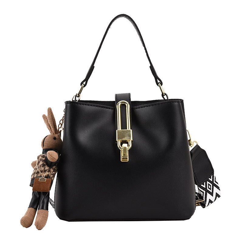 Fashionable Texture Hand-held Bucket Crossbody Bag $47.50 Dana Fashion Color: Black [with pendant] Women's Bags Product information: Applicable scenarios: Daily matching Color: black, white, khaki, brown, black [with pendant], white【 with pendant], khaki