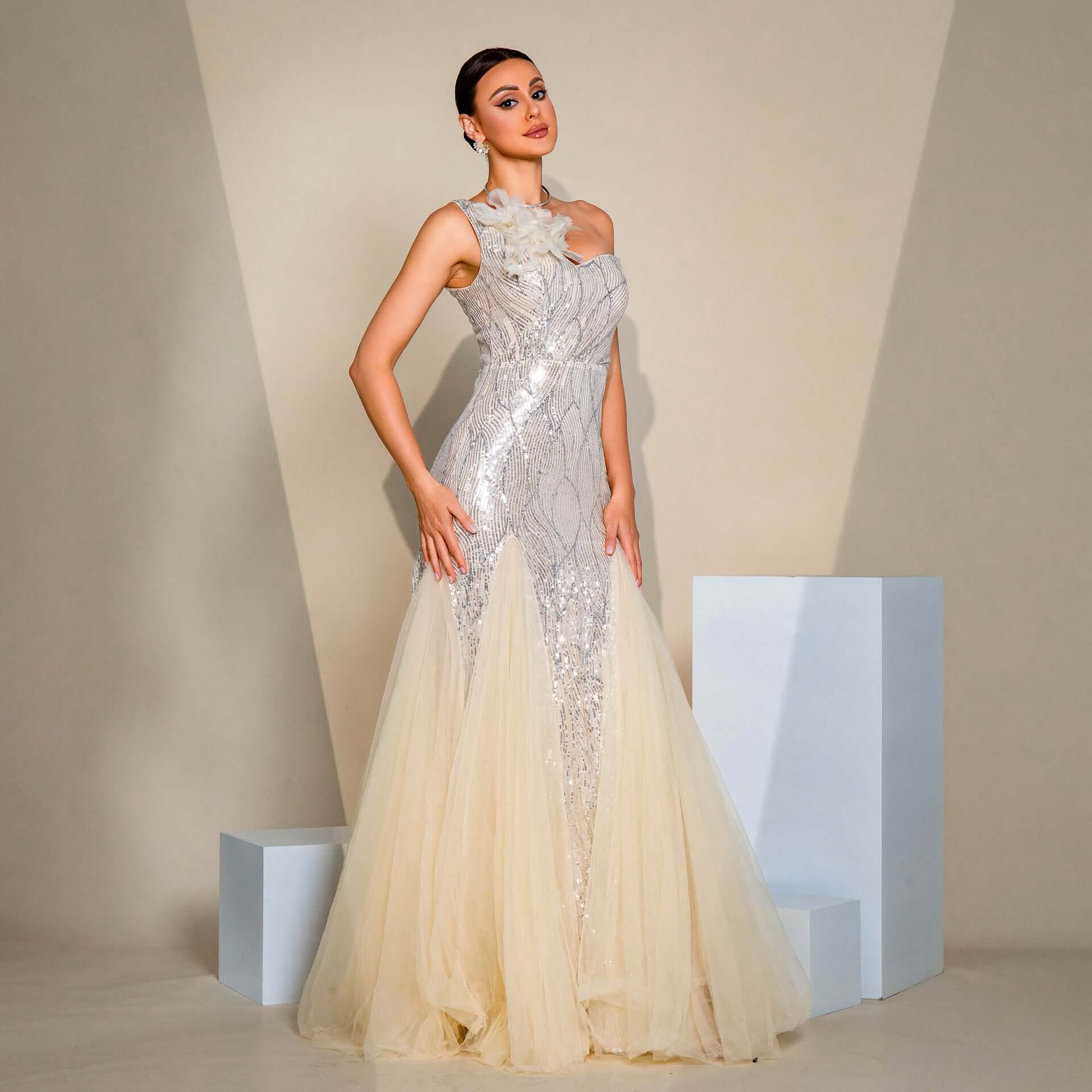 One-shoulder Diagonal Collar Slim-fit Sheath Sequined Slit Evening Dress $139.72 Dana Fashion Color: Apricot Size: L Women's clothing Product information: Pattern: solid color Skirt type: hip skirt Color: Apricot Waist type: high waist Size: S,M,L,XL Styl