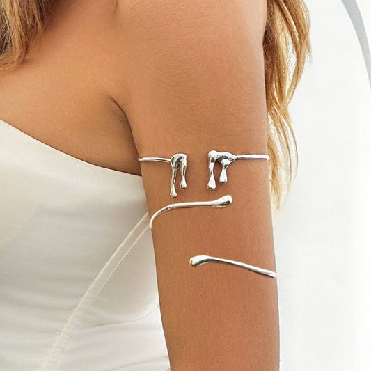Female Lava Liquid Wind Opening Fashion Armband $15.00 Dana Fashion Color: 01 Light Gold 0285 Material: Alloy Women's Accessories Product information: Treatment Process: Electroplating Color: 01 light gold 0285,01 White k 0285,02 gold 0286,02 White K 0286
