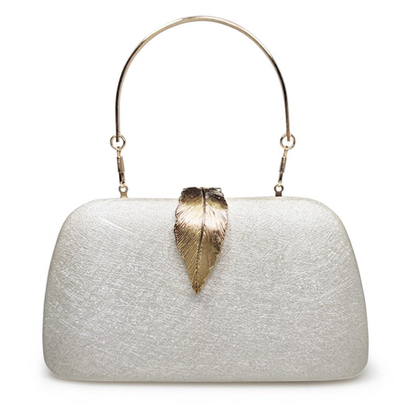 Female Minimalist Dinner Party With Small Square Bag In Hand $49.18 Dana Fashion Color: Small Leaf Black Bag Women's Bags Product information: Lining texture: Polyester Applicable scenarios: Daily matching Color: small leaf black bag, small leaf white bag