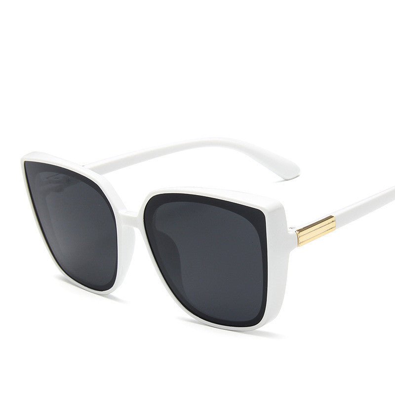Female retro glasses big face wild $10.95 Dana Fashion Color: Solid white Women's Accessories Glasses structure: frame Lens material: AC Style: Vintage Frame material: PC Visible light perspective rate: 99 (%)