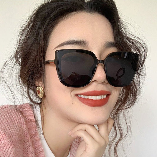 Female retro glasses big face wild $10.95 Dana Fashion Color: Bright black grey Women's Accessories Glasses structure: frame Lens material: AC Style: Vintage Frame material: PC Visible light perspective rate: 99 (%)