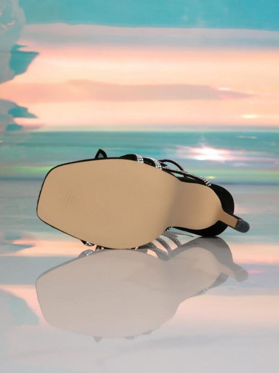 Female Snake Wrapped Open Toe Water Diamond Sandals $65.90 Dana Fashion Color: Black Size: 36 Women's shoes Product information: Thickness: ordinary thickness Pattern: color matching Toe holder shape: square head Color: Black Shoe Upper material: Satin So