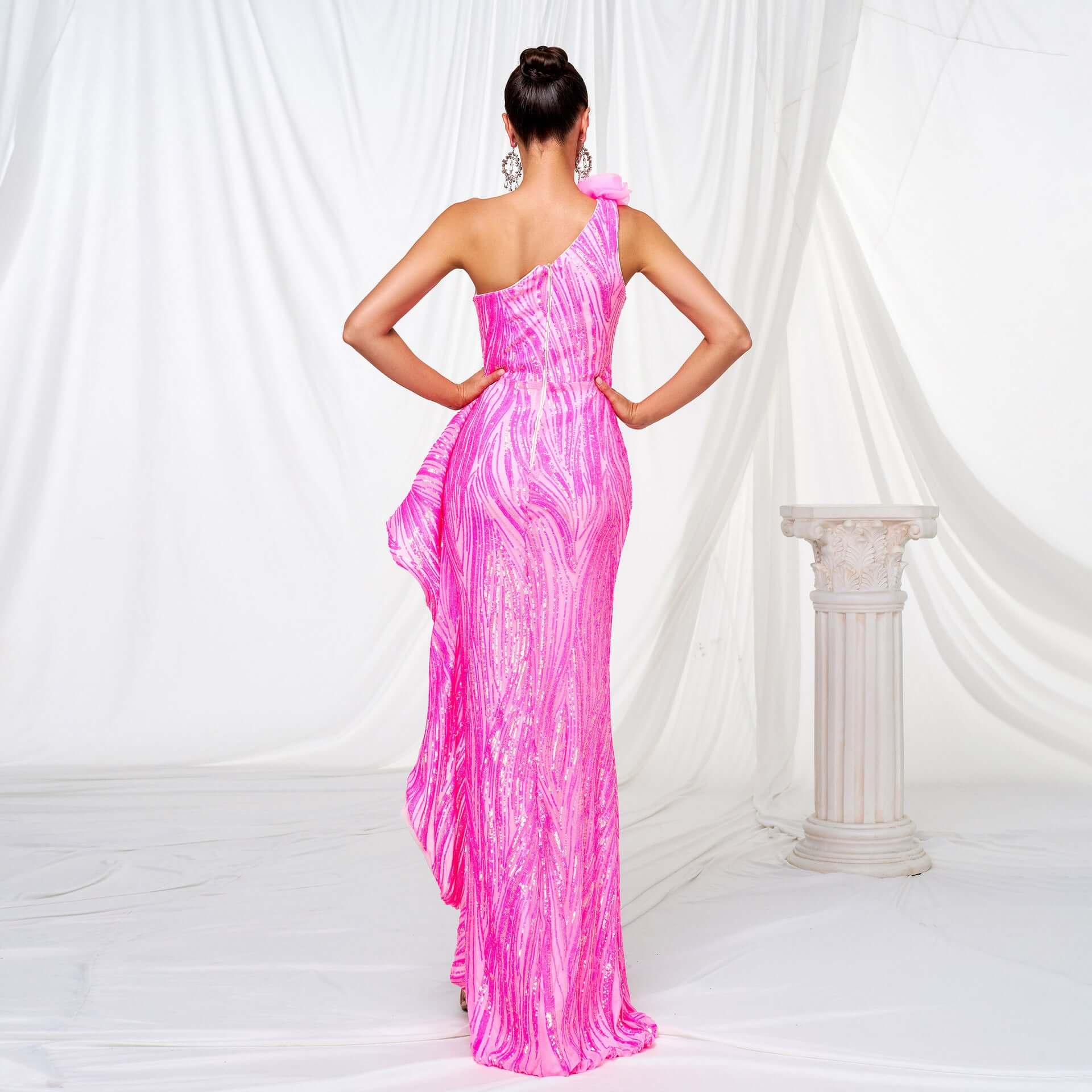 One-shoulder Diagonal Collar Sequined Slit Evening Dress $131.77 Dana Fashion Color: Rose Red Size: L Women's clothing Product information: Pattern: solid color Skirt type: hip skirt Color: Rose Red Waist type: high waist Size: S,M,L,XL Style type: Elegan