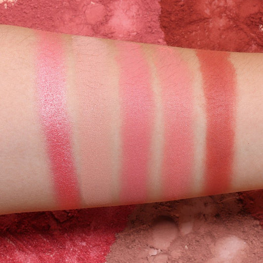 Five-color Matte Pearl Rouge Blush Palette $22.38 Dana Fashion Color: Multicolor makeup Produc t information: Color: Multicolor Net content: 12G Benefits:Fine powder, Long-lasting,waterproof and anti-smudge. Size Information: Size: 11.5*11.5CM Packing lis