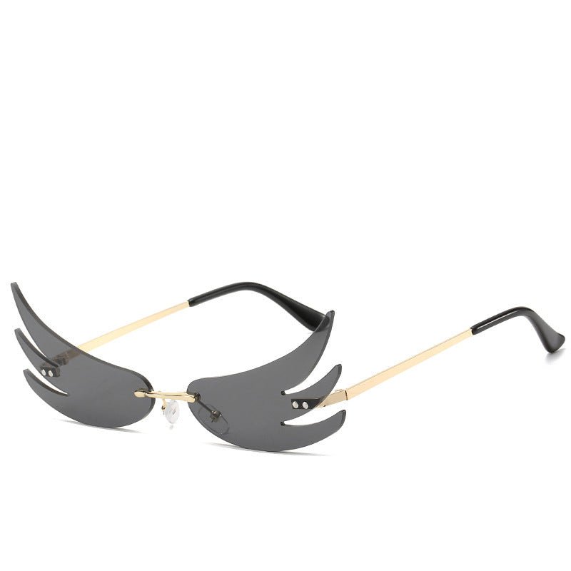 Flame sunglasses reflective sunglasses $20.00 Dana Fashion Color: Black Women's Accessories Specifications: Conventional Glasses structure: frame Whether polarized light: No Lens material: PC Style: Personality Frame material: plastic + metal UV resistanc