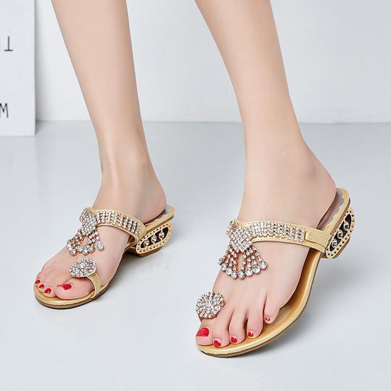Flip-Flops Rhinestone Wedge Chunky Heel Non-slip $49.99 Dana Fashion Color: Black Size: 34 Women's shoes Product information: Lining material: PU Toe holder shape: round head Color: silver, gold, black Shoe Upper material: PU Size: 34,35,36,37,38,39,40,41