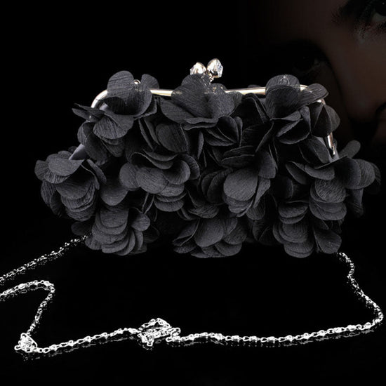 Flowe Bridal Evening Banquet Bag Fashion Cheongsam Clutch $49.50 Dana Fashion Color: Black Women's Bags Product information: Lining texture: Polyester Applicable scenarios: Daily matching Color: white, purple, dark blue, black, pink, gray, champagne, rose