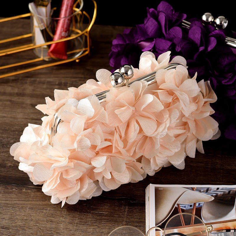 Flowe Bridal Evening Banquet Bag Fashion Cheongsam Clutch $49.50 Dana Fashion Color: Black Women's Bags Product information: Lining texture: Polyester Applicable scenarios: Daily matching Color: white, purple, dark blue, black, pink, gray, champagne, rose