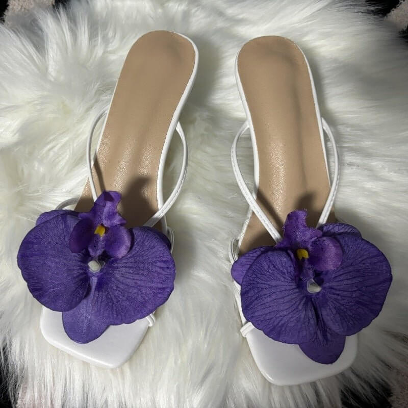Flower Stylish Beach Slippers For Women $34.90 Dana Fashion Color: Purple Size: 35 Women's shoes Product information: Toe bracket shape: square head Color: pink, blue, rose, purple Shoe Upper material: PU Size: 35, 36, 37, 38, 39, 40, 41, 42 Sole material