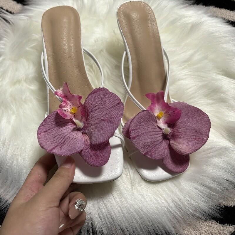 Flower Stylish Beach Slippers For Women $34.90 Dana Fashion Color: Rose Red Size: 35 Women's shoes Product information: Toe bracket shape: square head Color: pink, blue, rose, purple Shoe Upper material: PU Size: 35, 36, 37, 38, 39, 40, 41, 42 Sole materi