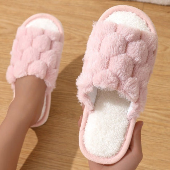 Fluffy Slippers Household Thick Bottom And Warm Keeping Non-slip $23.50 Dana Fashion Color: Pink Size: 36to37 Women's shoes Product information: Pattern: solid color Inner material: artificial wool Color: pink, dark green, white Heel height: about 1.5 Hee