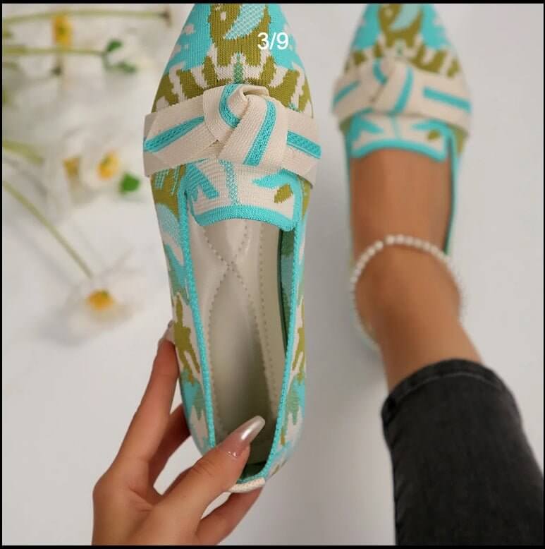 Flyknit Pointed Plus Size Flat Bottom Pumps Women $29.90 Dana Fashion Color: Green Flowers Size: 36 Women's shoes Product information: Lining material: Microfiber Upper height: low top Heel height: low heel (1-3CM) Heel shape: square heel Size: 36, 37, 38