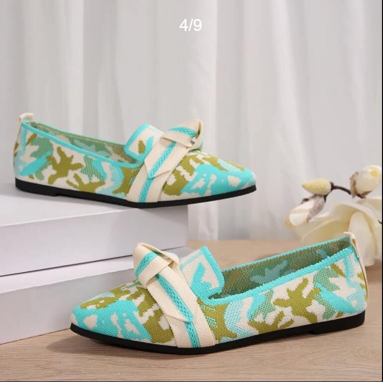 Flyknit Pointed Plus Size Flat Bottom Pumps Women $29.90 Dana Fashion Color: Green Flowers Size: 36 Women's shoes Product information: Lining material: Microfiber Upper height: low top Heel height: low heel (1-3CM) Heel shape: square heel Size: 36, 37, 38
