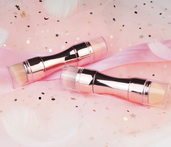 Four-in-one Multifunctional Portable Beauty Tool $29.85 Dana Fashion Color: Gold makeup Overview: 4 in 1 makeup brush, versatile Shrink storage, easy to carry PBT bristles, soft-touch Specification: Product Name: Four-in-one makeup brush Material: PBT bri